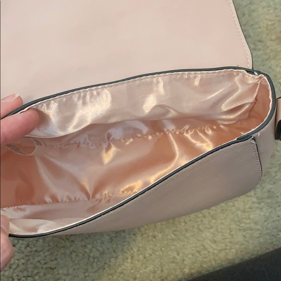 Pink crossbody studded purse - Picture 4 of 6